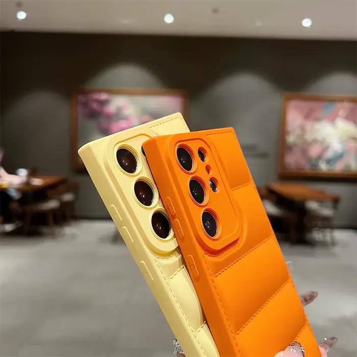 Coque de téléphone avec doudoune ondulée