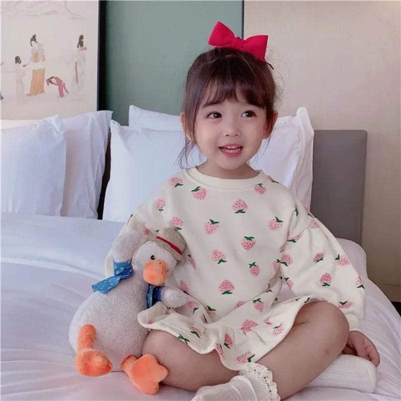 Robe d'automne pour filles, motif fraises de dessin animé, plissée, épissure, imprimée, vêtements dé